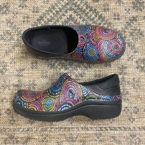 CROCS triple comfort shoes, women’s size 7 slip on clogs, - Nurse, Medical